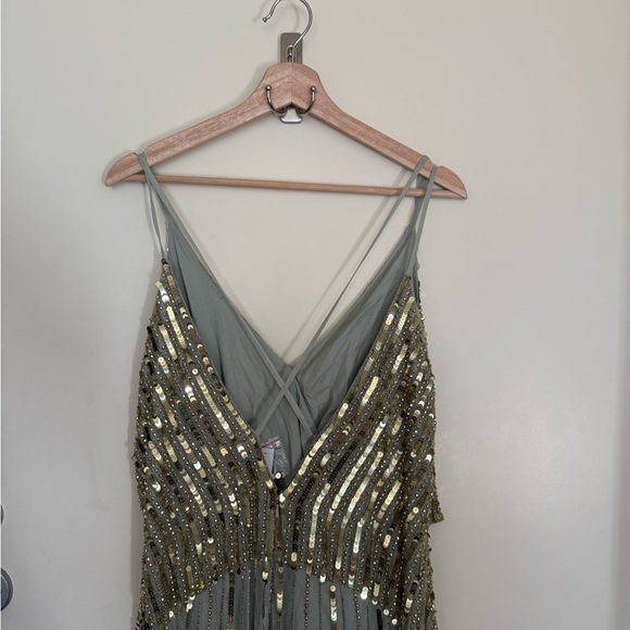 *NEW WITH TAGS* ASOS Design Evening Gown - Picture 3 of 9